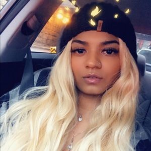 Meet your Posher, Stephanie